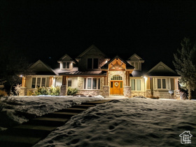 Photo 2 for 3700 N Foothill Ln