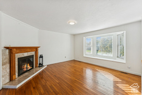 Photo 4 for 203 E Kristin Dr