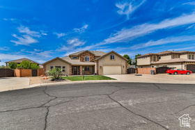 Photo 3 for 2570 S Sycamore Cir