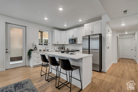 Photo 6 for 5243 W Reventon Dr #101