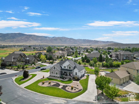 Photo 4 for 1759 S Amanda Ln