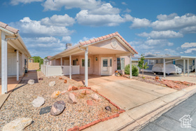 Photo 4 for 2990 E Riverside Dr