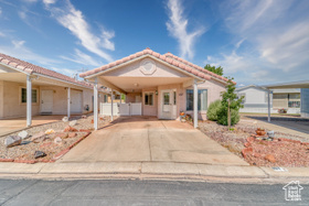 Photo 3 for 2990 E Riverside Dr