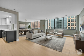 Photo 3 for 44 W Broadway #1601S