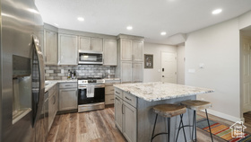 Photo 4 for 901 Schneitter Cir #7