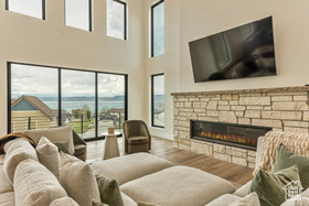 Photo 3 for 681 N Lochwood Dr