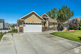 Photo 3 for 6059 Bayshore Dr