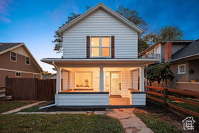 Photo 1 for 2541 Fowler Ave