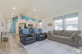 Photo 5 for 583 S Aspen Dr