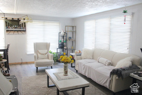 Photo 4 for 1651 W Calvo Dr #28
