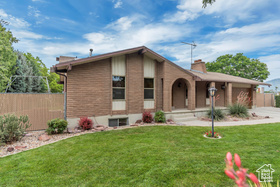 Photo 2 for 486 W Clover View Dr