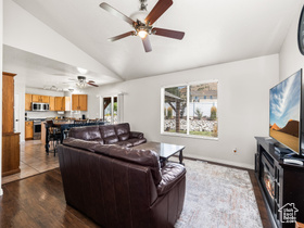 Photo 5 for 1567 S Spur Ct