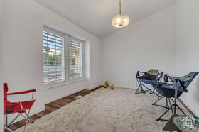 Photo 3 for 1528 E Buttercup Dr