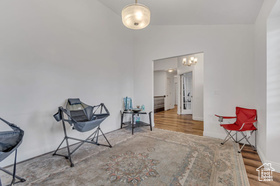 Photo 4 for 1528 E Buttercup Dr