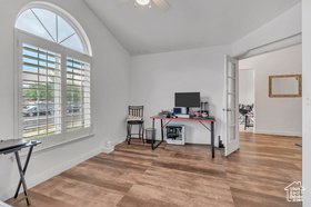 Photo 5 for 1528 E Buttercup Dr