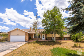 Photo 3 for 280 Countryside Cir