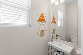 Photo 5 for 336 N Broadway Dr #1019