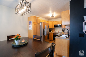 Photo 3 for 1646 W Madison Ridge Ln