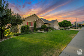 Photo 3 for 9157 N Canyon Heights Dr