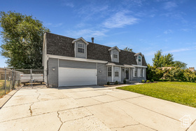 Photo 2 for 2063 W Chateau Ave