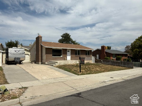 Photo 1 for 5032 W Highwood Dr
