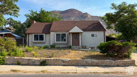 Photo 1 for 419 Edgehill Dr