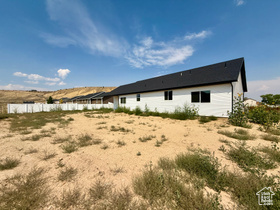 Photo 4 for 631 N 4250 West
