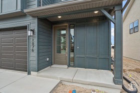 Photo 3 for 1076 W Audrey Ln #18