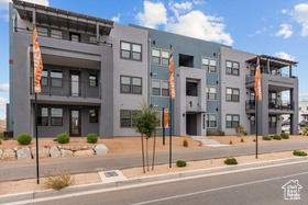 Photo 3 for 5599 S Carnelian Pkwy #605