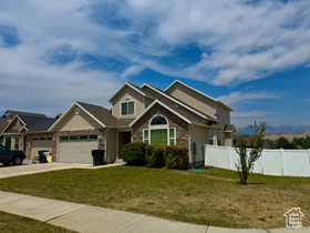 Photo 2 for 1689 Eastridge Rd