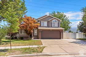 Photo 2 for 1441 Bridgeview Dr