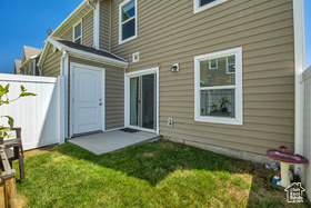 Photo 3 for 176 W Finlay Dr