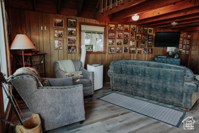 Photo 4 for 2727 S Valley View Rd
