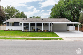 Photo 3 for 1578 E Delaware Ln