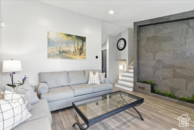 Photo 4 for 1827 W Omni Ave