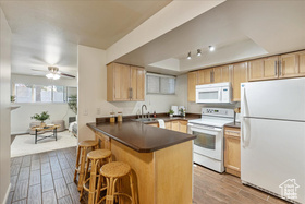 Photo 6 for 223 E Hill Ave #2