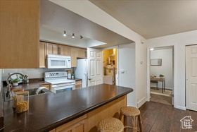 Photo 5 for 223 E Hill Ave #2