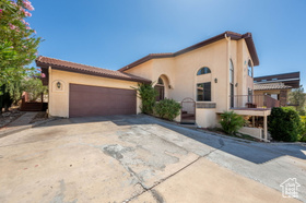 Photo 2 for 956 E Summit Dr
