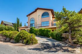 Photo 1 for 956 E Summit Dr