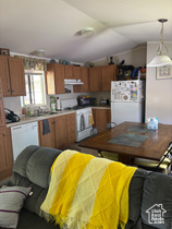 Photo 5 for 963 E Breeze Way #173
