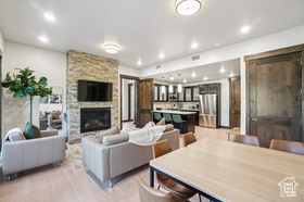 Photo 3 for 3703 Blackstone Dr #103