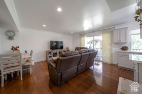 Photo 3 for 618 N Oakley St #B206
