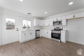 Photo 3 for 225 E 8th St