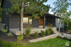 Photo 4 for 1040 N Oakmont Ln
