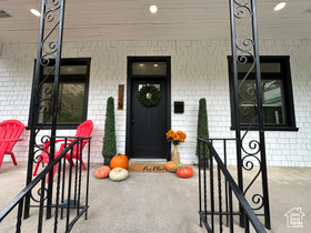 Photo 2 for 229 W Fern Ave