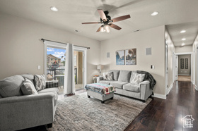 Photo 3 for 106 W Spring Hill Way