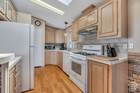 Photo 4 for 1101 W Barberry Dr