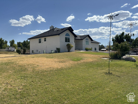 Photo 4 for 353 W Redberry Rd