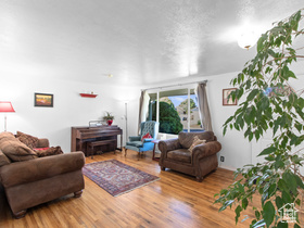 Photo 3 for 4545 S Thornwood Ave