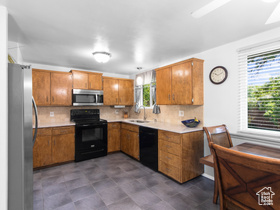 Photo 4 for 4545 S Thornwood Ave